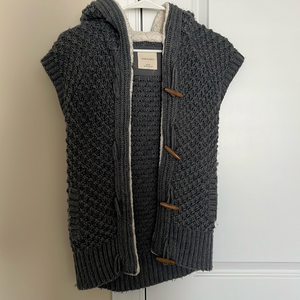 Knit sweater with toggle close